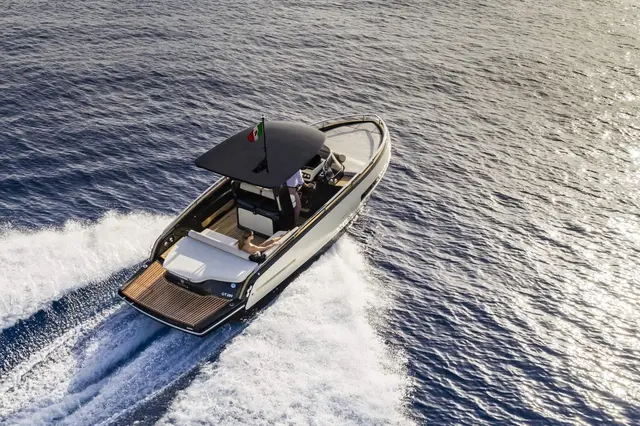 Invictus 280 GT — Ibiza Yachts Hire, Ibiza