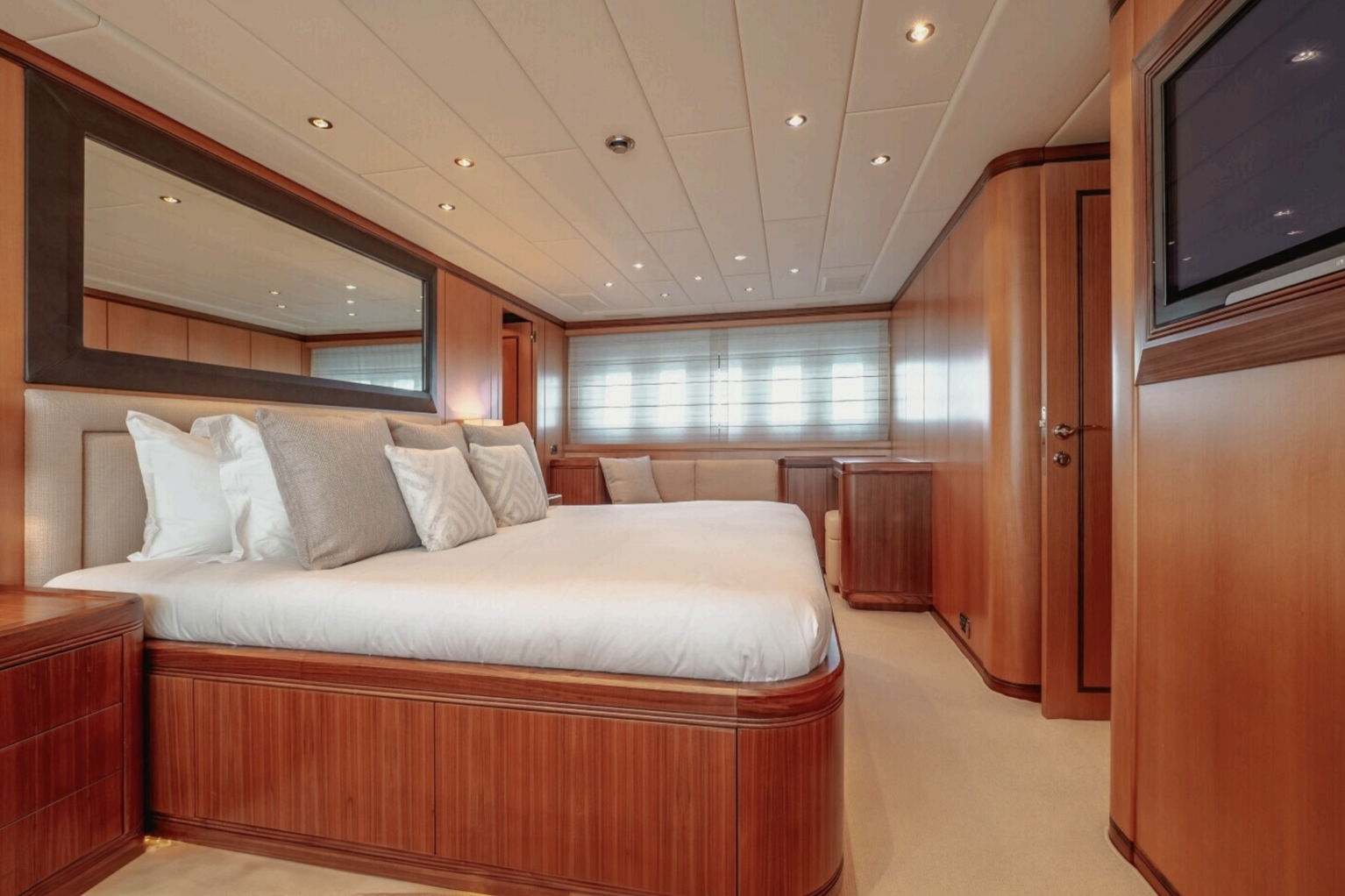 Mangusta 105